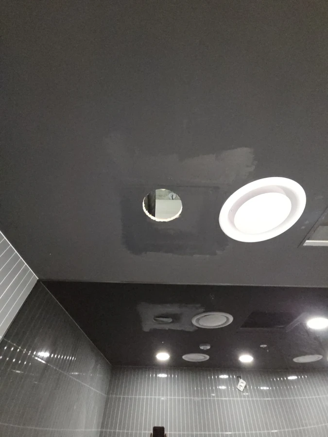 화장실 천장곰팡이 원형 환기구 디퓨저 타일벽 화장실 천장